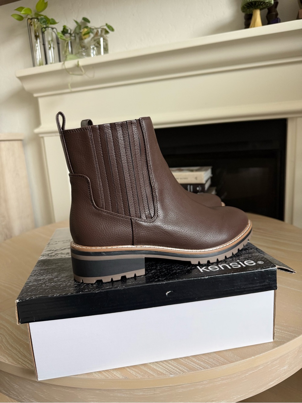 Kensie|Koda flat heel Chelsea Boots in classic brown,vegan leather••NWT Size 10 - Picture 8 of 11